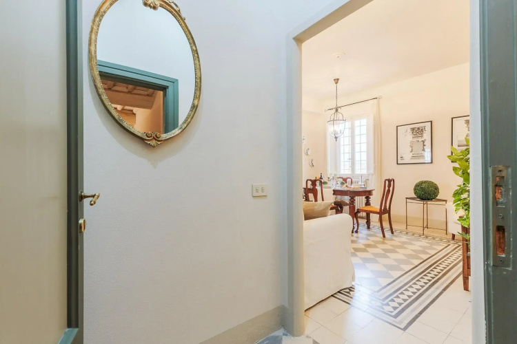 Casa Uccia in Lucca With 1 Bedrooms and 1 Bathrooms