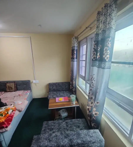 Hatyz Guest House And Restaurant