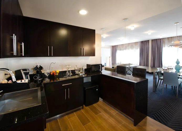 1 Bedroom Suite
