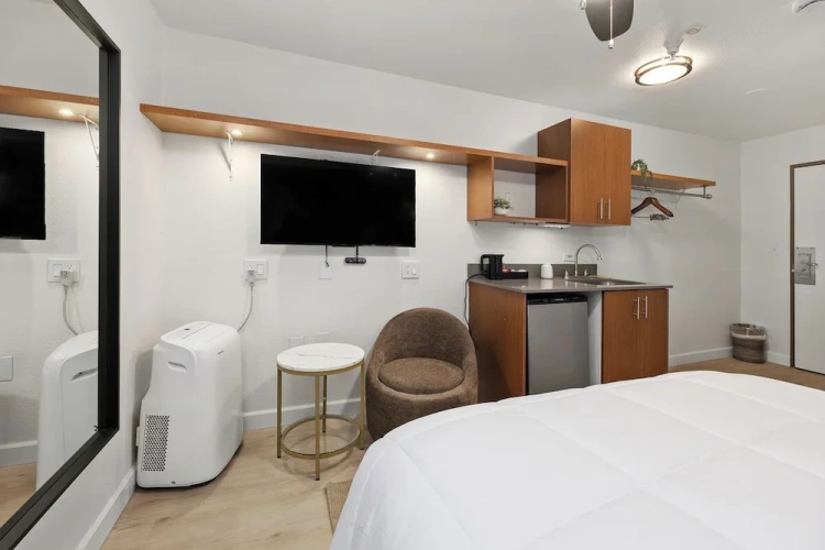 Guest rooms