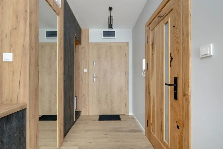 Amazing Studio With Balcony by Renters