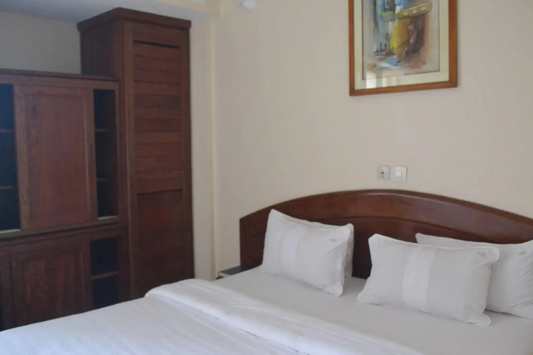 Planet Hotel