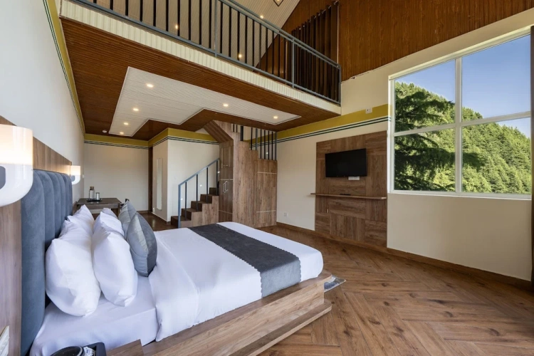 Standard Quadruple room with balcony and with view