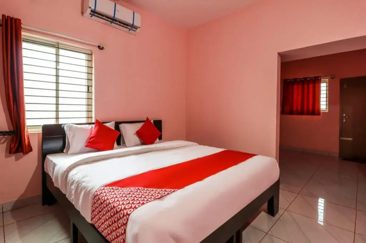 GN Comforts by OYO Rooms