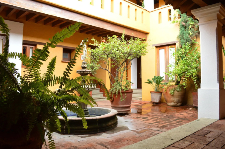 Hotel Azucena
