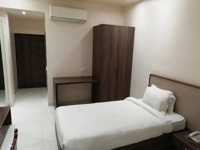 Hotel Ashish International