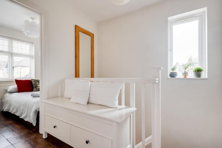 4 Bedrooms Cottage
