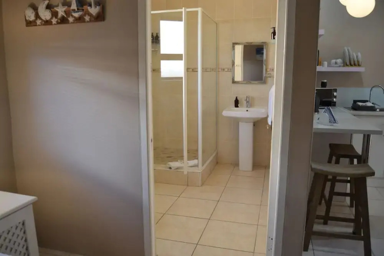 Caulfield self Catering