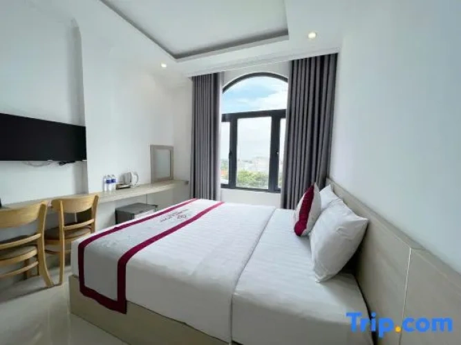 Deluxe Double room with city view
