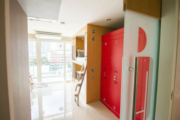 D Box Hostel