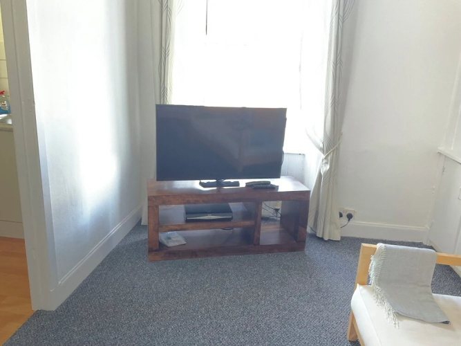 Immaculate 1-bed Apartment in Largs