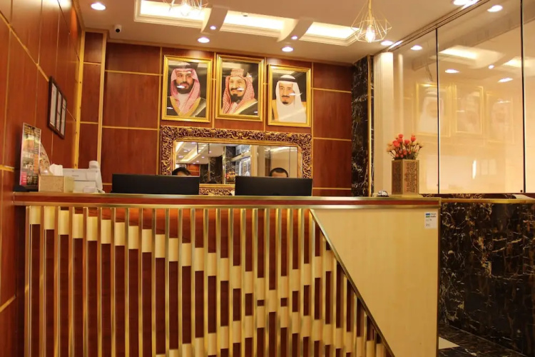 Acacia Hotel