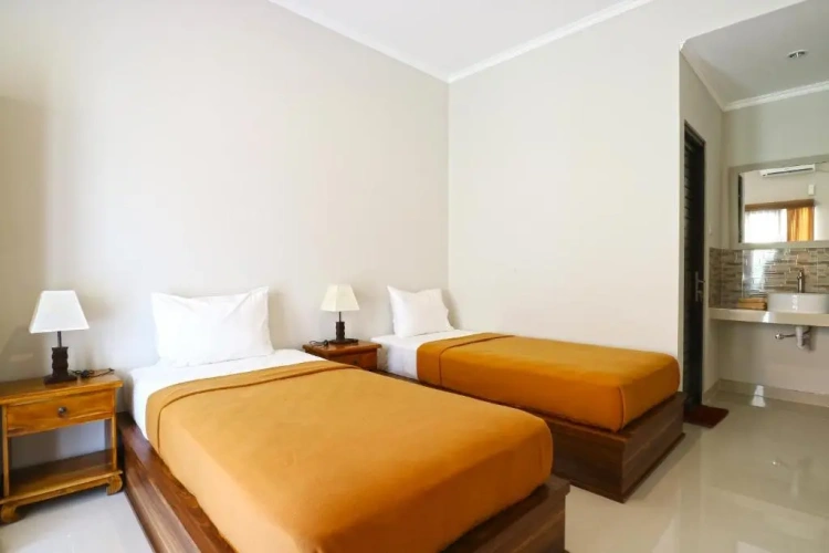 Standard Twin room