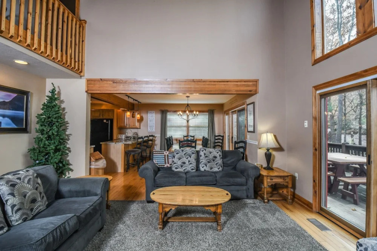 Constantly Cozy 6 Bedroom House