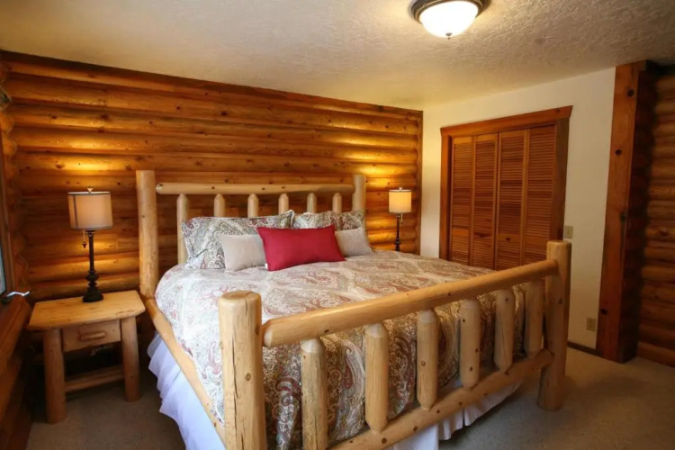 3 Blue Grouse-AC-5BR/3BA