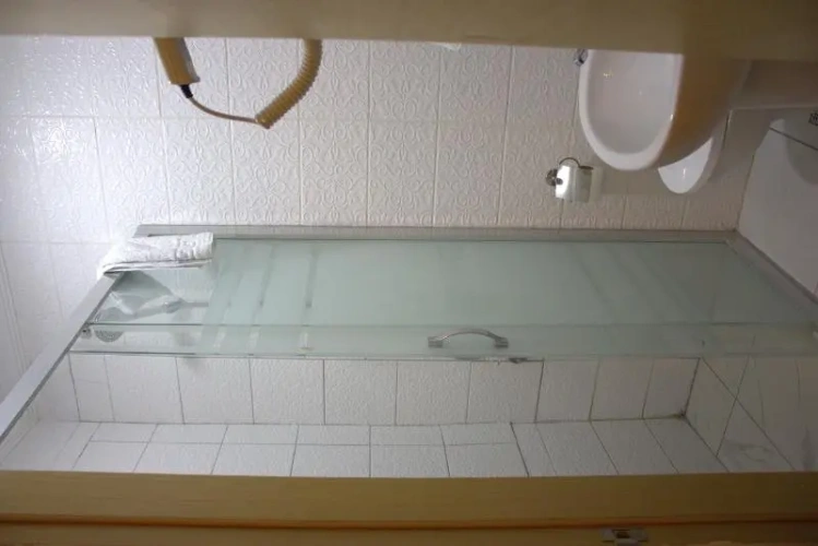 Standard room with partial sea view