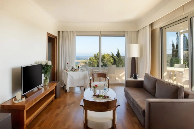 Deluxe Suite with balcony and with sea view