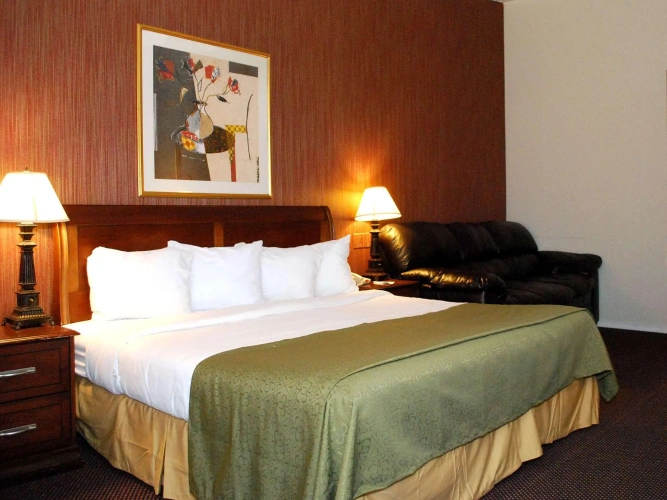 Deluxe Double Suite