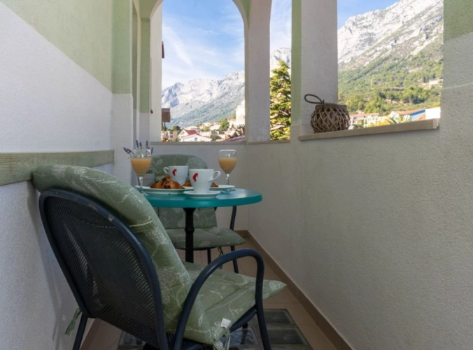 1 Bedroom Apartment with balcony