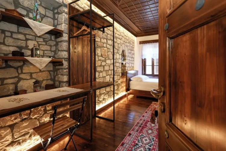 Standard Triple room with river view