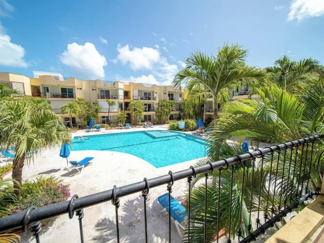 1 Bedroom Apartment with balcony and with pool view