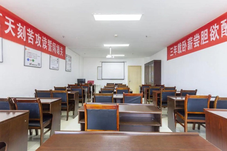 Vienna Hotel (Xining Dashizi Mojia Street)