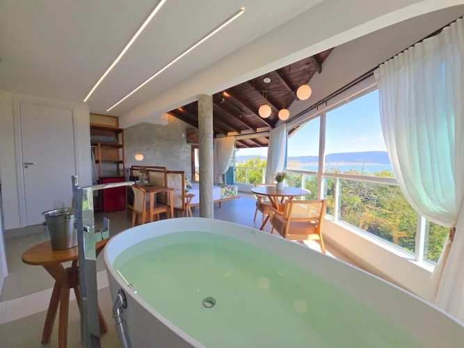 Suite with balcony and with sea view