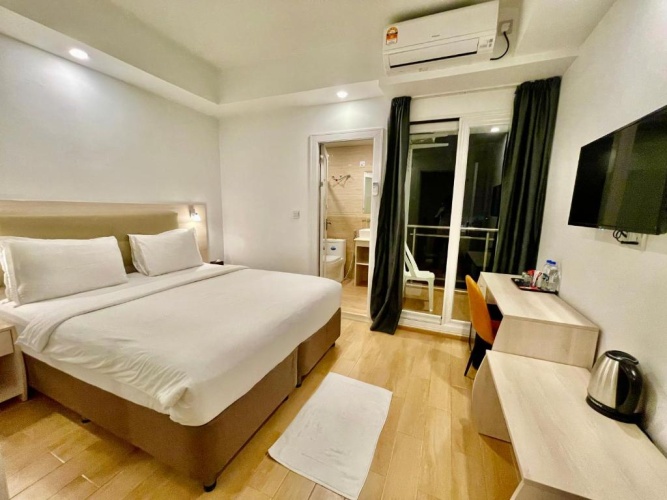 Superior Twin room with city view