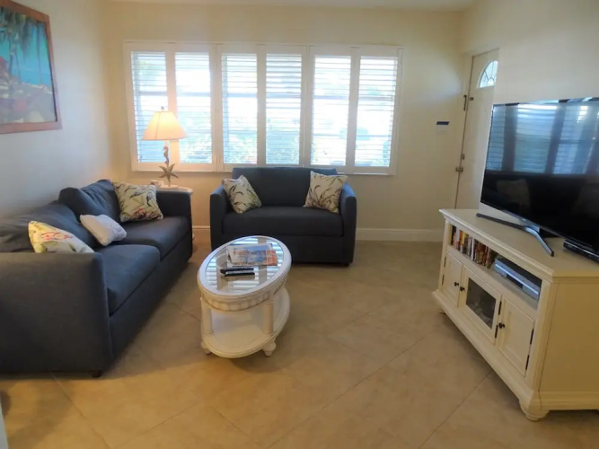 Aloha Kai - Unit 3 2 Bedrooms 1 Bathroom Apts