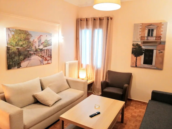 Comfortable apartment in Acropolis