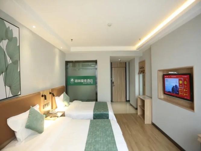Standard Twin room with view
