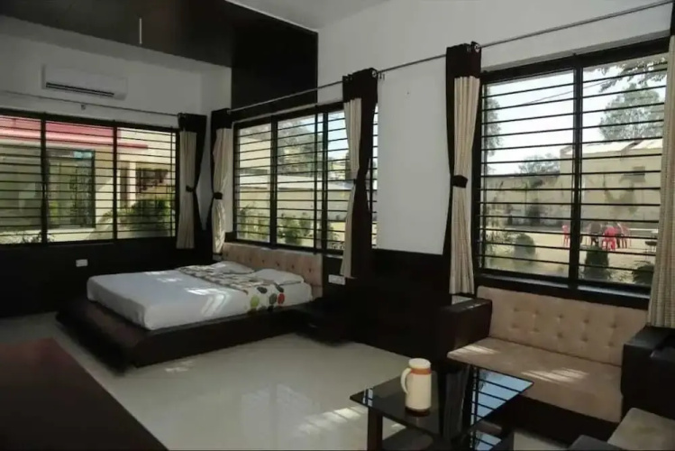Hotel Shivani Resort