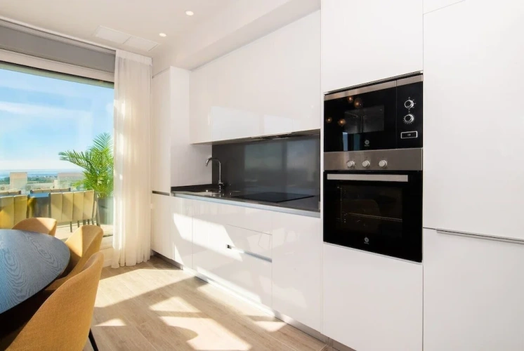 3 Bedrooms Apartment