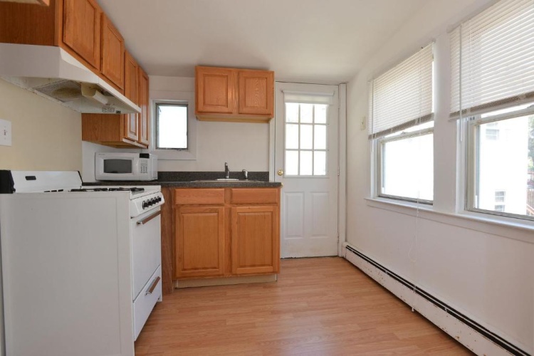 3 Bedrooms Apartment