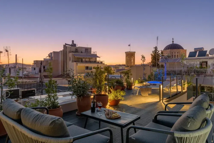 Your 4 Bdrm Dream House w Acropolis View Jacuzzi
