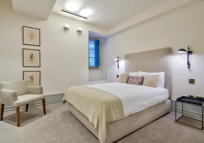 10 Strait Street Apartments