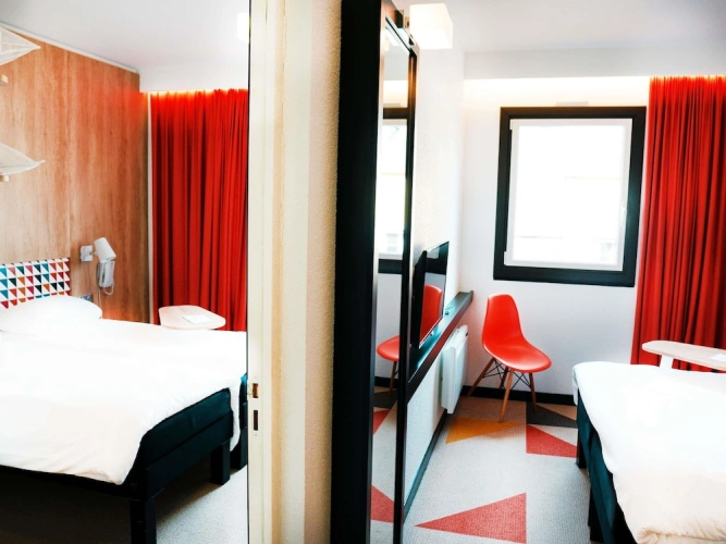 Standard Quadruple Suite