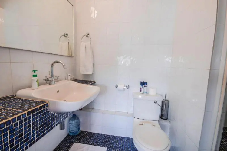 Bon Ami Guest House