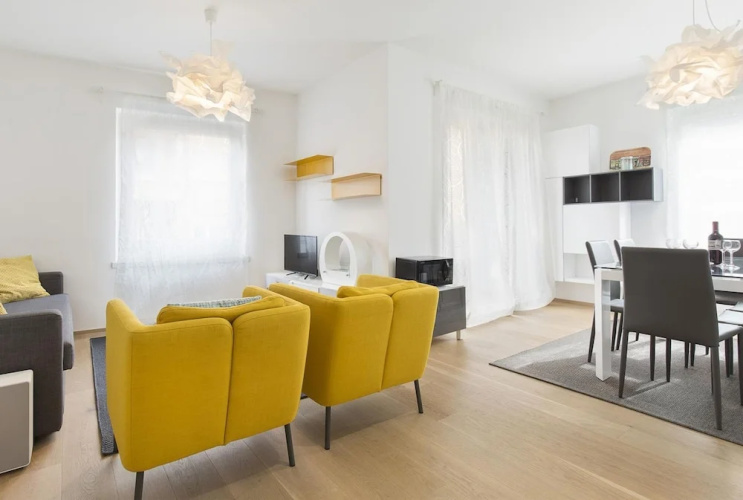 Yellow Maraini