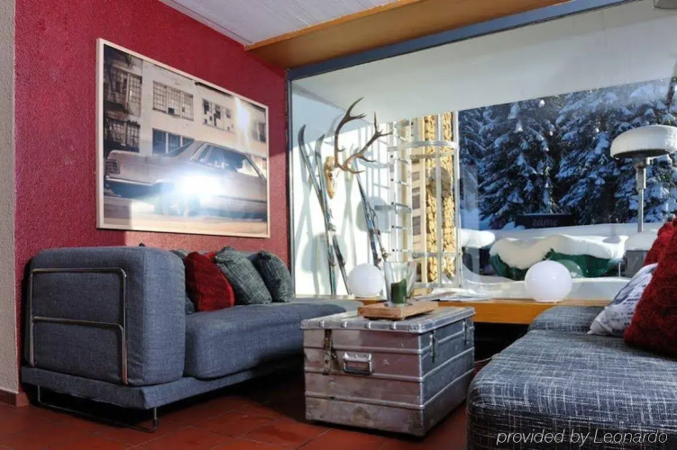 Saanewald Lodge