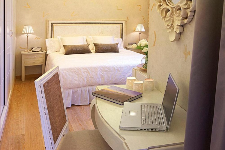 Deluxe Suite with view