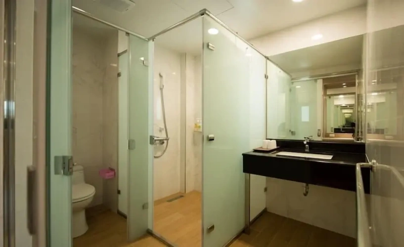 Economy Quadruple room