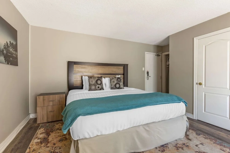 Standard Double room with balcony and with lake view