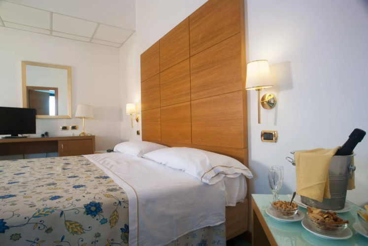 City Hotel