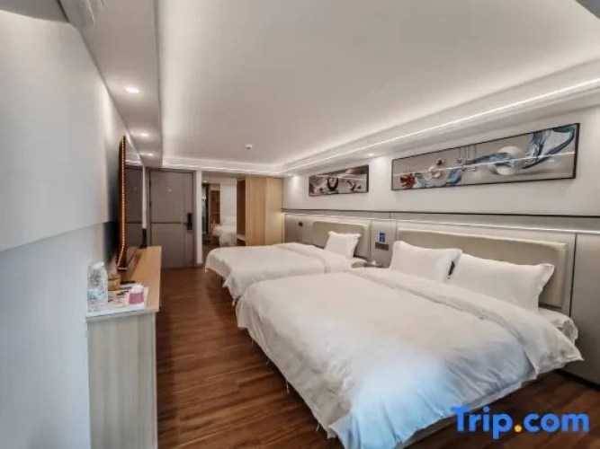 Standard Triple Family room
