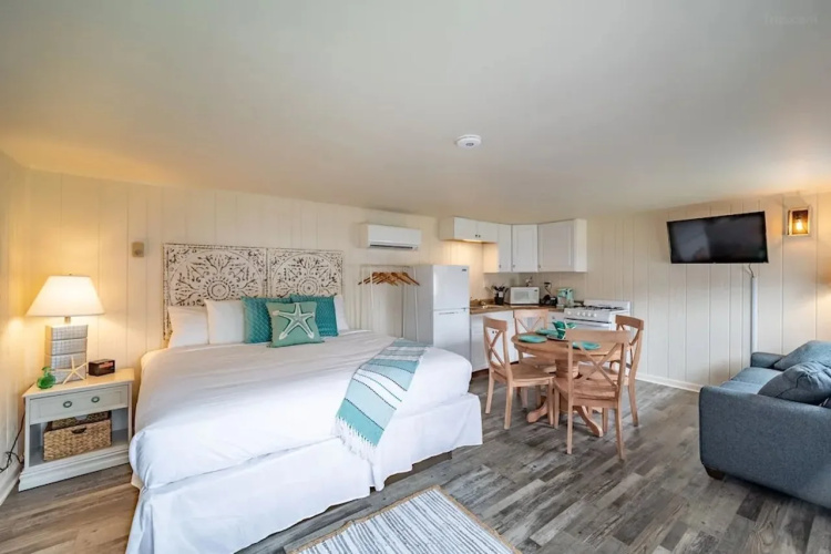 Ocean Glass Inn