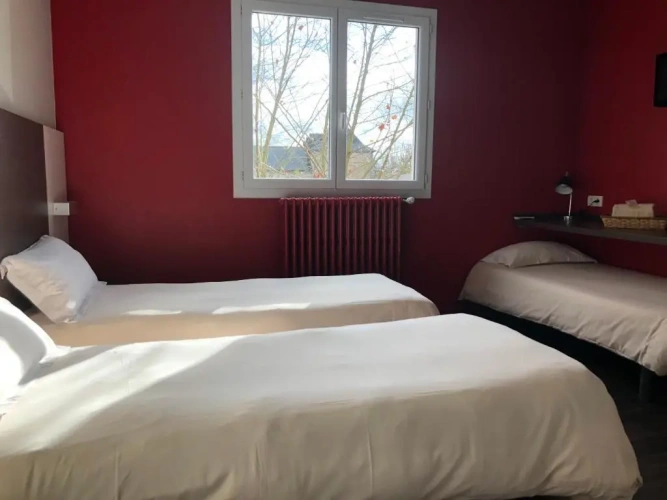 Standard Triple room
