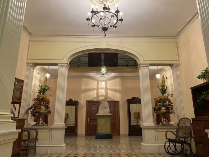 Hotel Suís