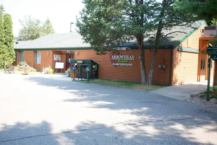 Arrowhead Camping Resort Cabin 1