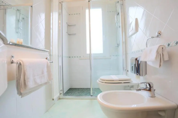 Standard Triple room with balcony
